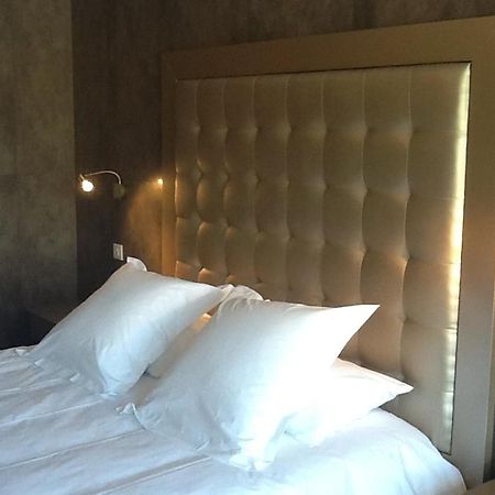 Hotel Les Deux Lions Riez Kamer foto
