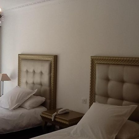 Hotel Les Deux Lions Riez Buitenkant foto