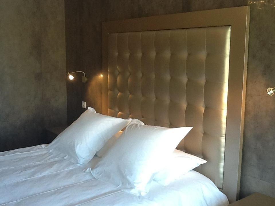 Hotel Les Deux Lions Riez Kamer foto
