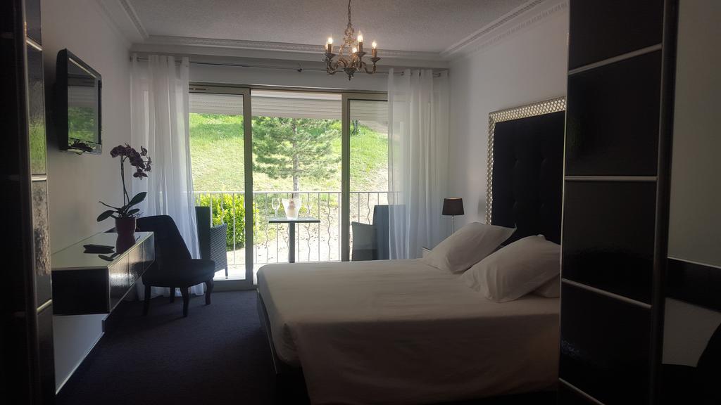 Hotel Les Deux Lions Riez Buitenkant foto