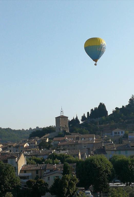 Hotel Les Deux Lions Riez Buitenkant foto