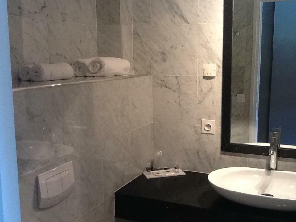 Hotel Les Deux Lions Riez Kamer foto